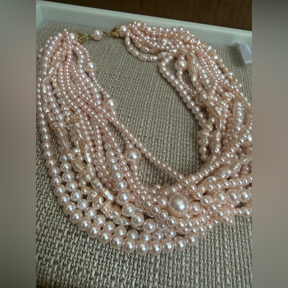 Twisted Pink Pearl Necklace and Earrings - Picture 2 of 4